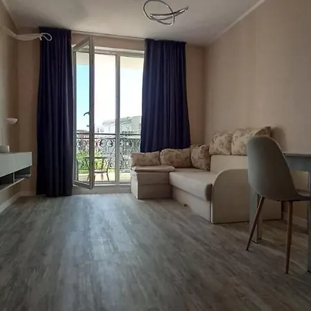Bright And Stylish By The Sea Apartament *